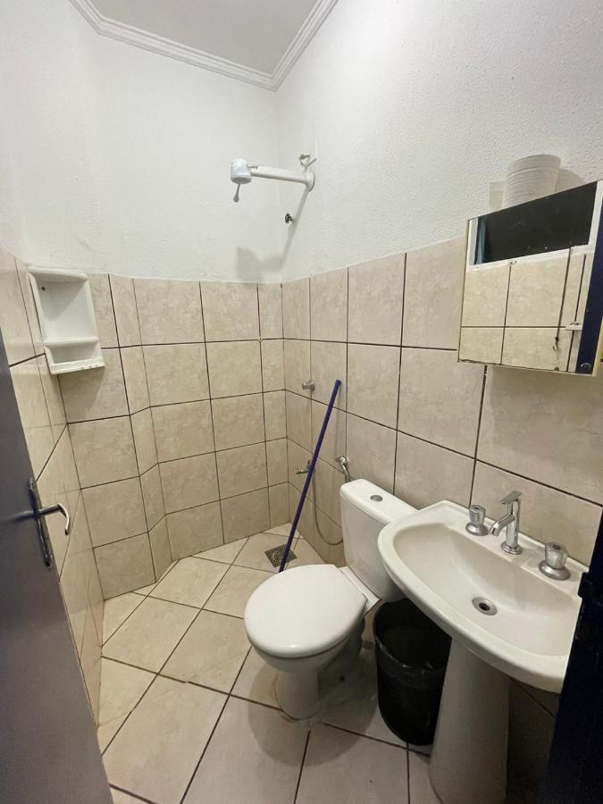 Portaria E Circulacao De Hospedes So Ate 23 Horas - Reabre As 5 Horas - Compartilhado Tompell Hostel Ponta Porã エクステリア 写真